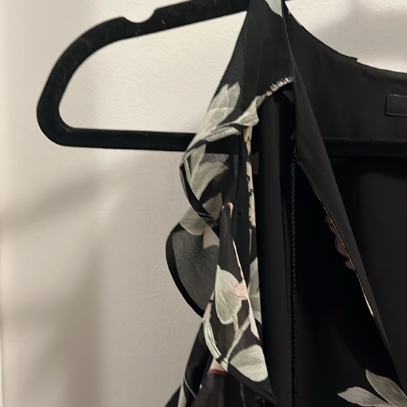 Floral Guess dress with open shoulder - Picture 6 of 7